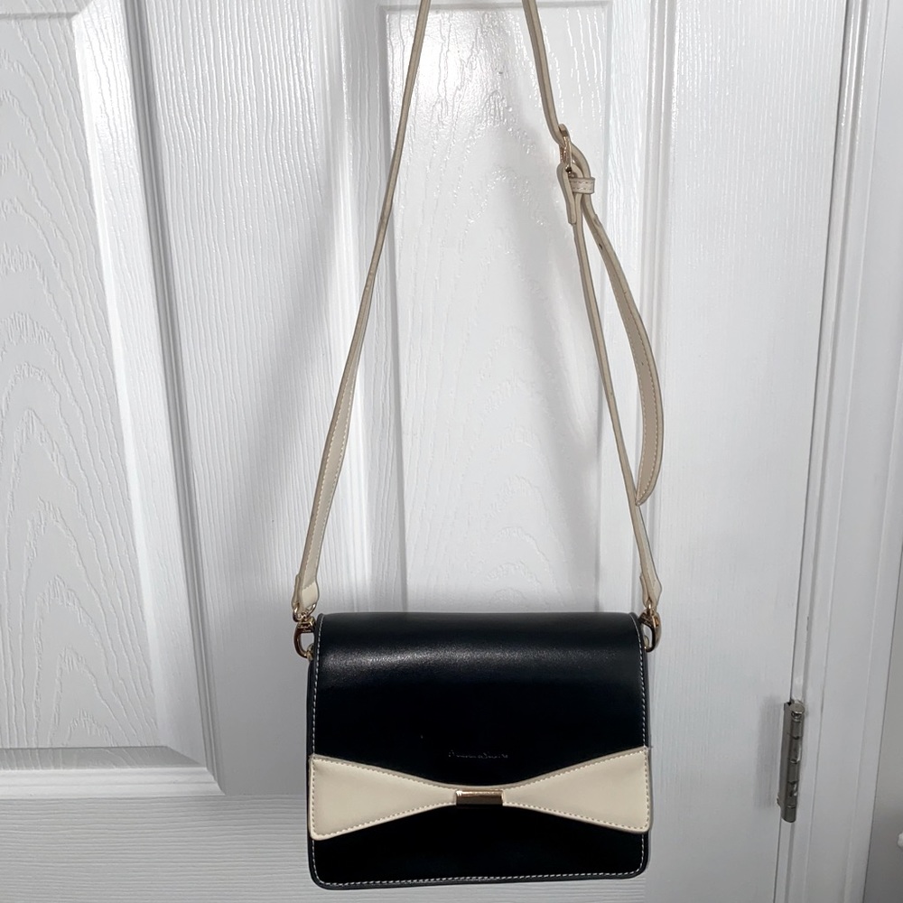 NEW Maku Store Shoulder Purse